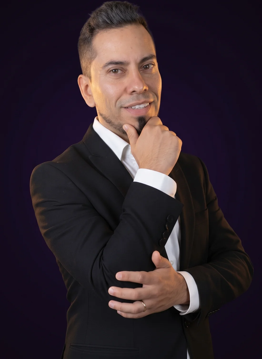 Rafael Santana, fundador de Magisteria, capacitación corporativa con magia y psicología